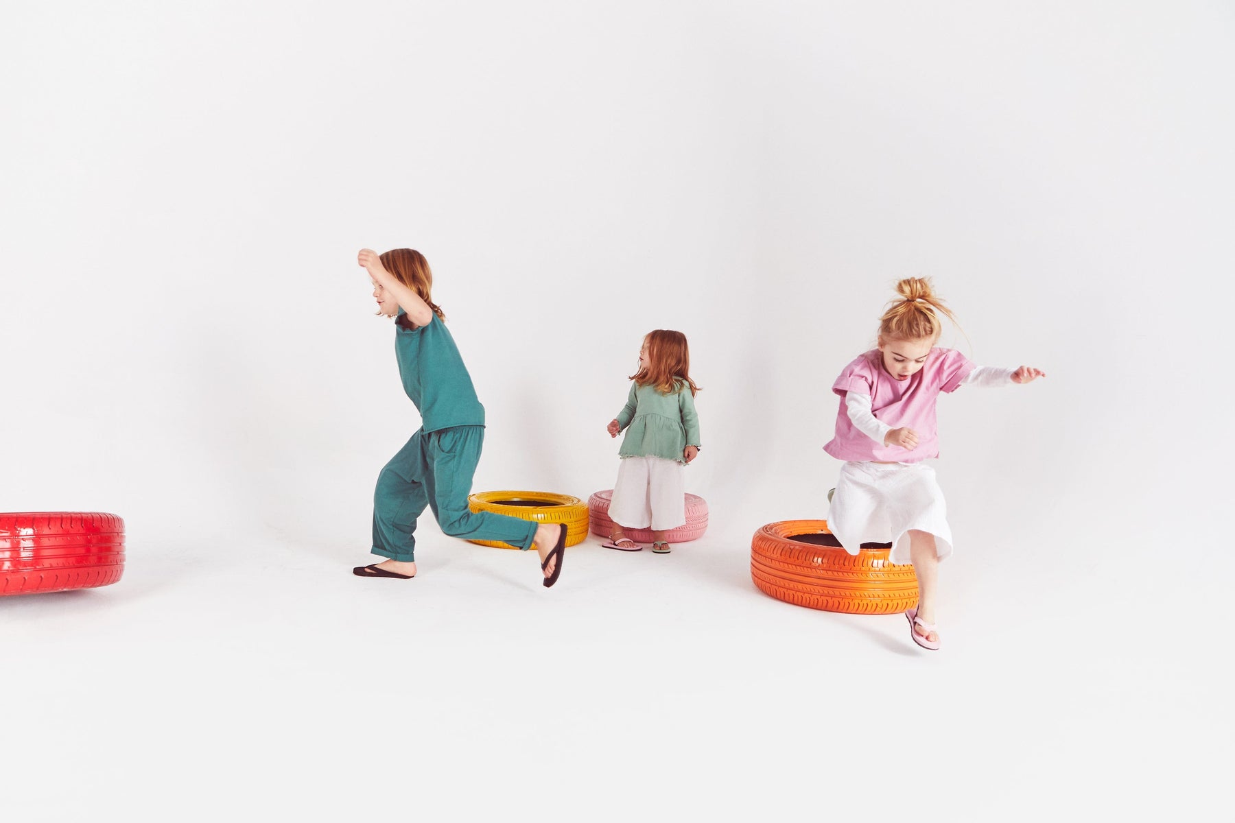 grom's flip flops black Indosole